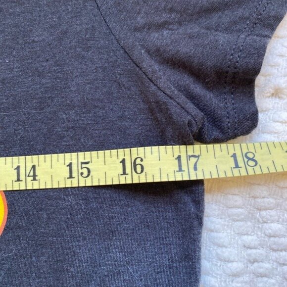 Dogwarts Harry Potter Themed Graphic Tee Shirt V-Neck Size M - Picture 5 of 6